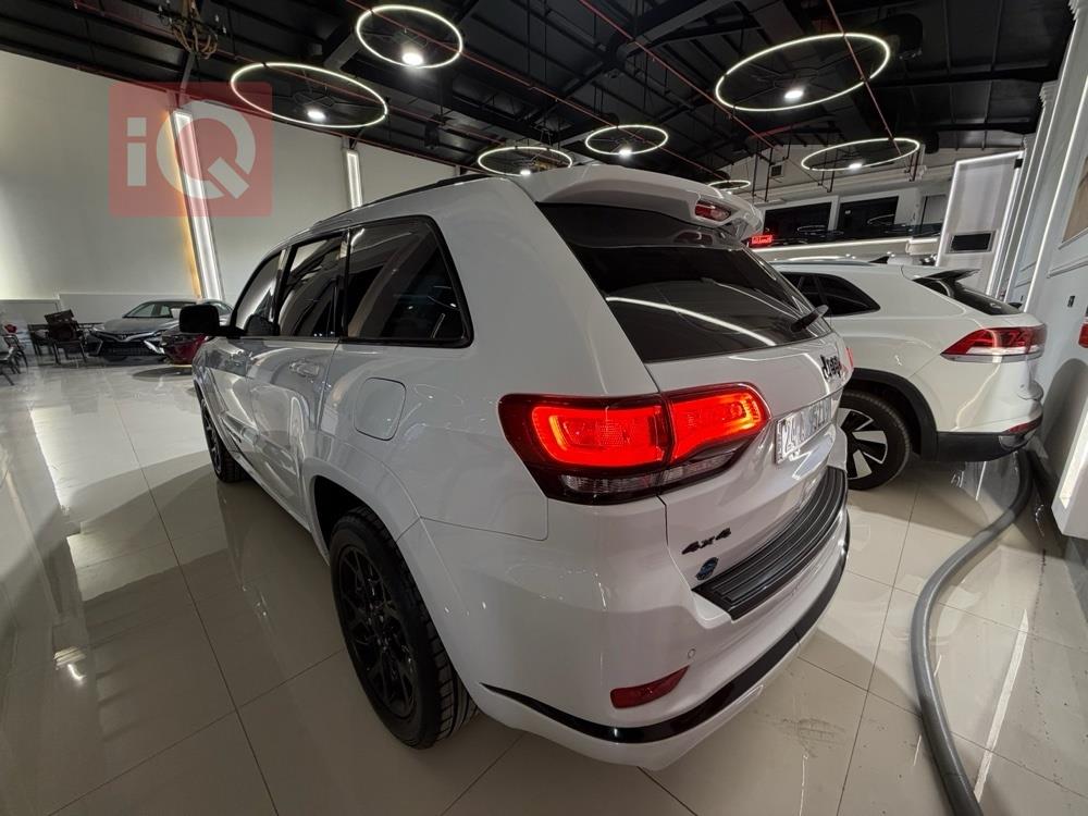 جيب جراند شيروكي